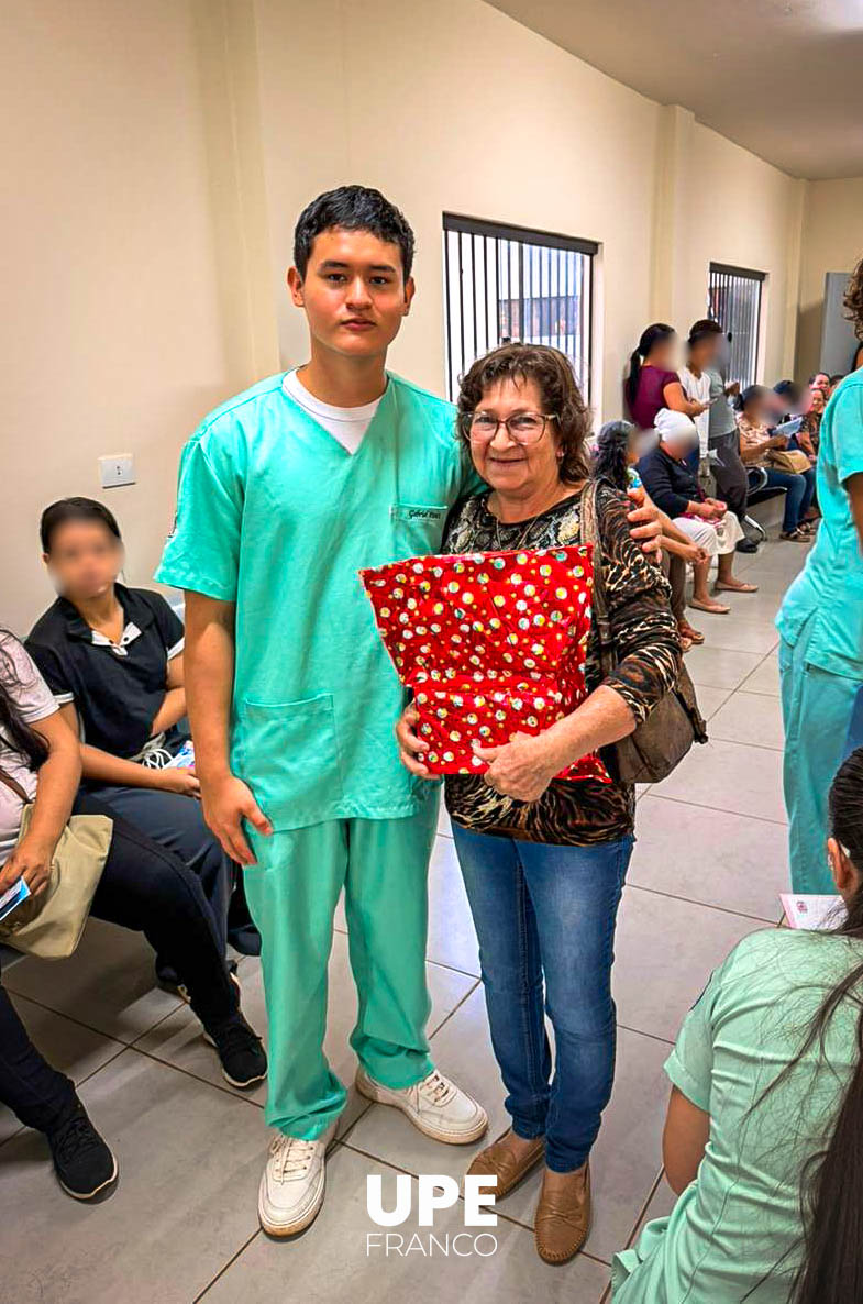 Estudiantes de Nutrición UPE realizan charla educativa en el Hospital Distrital de Presidente Franco